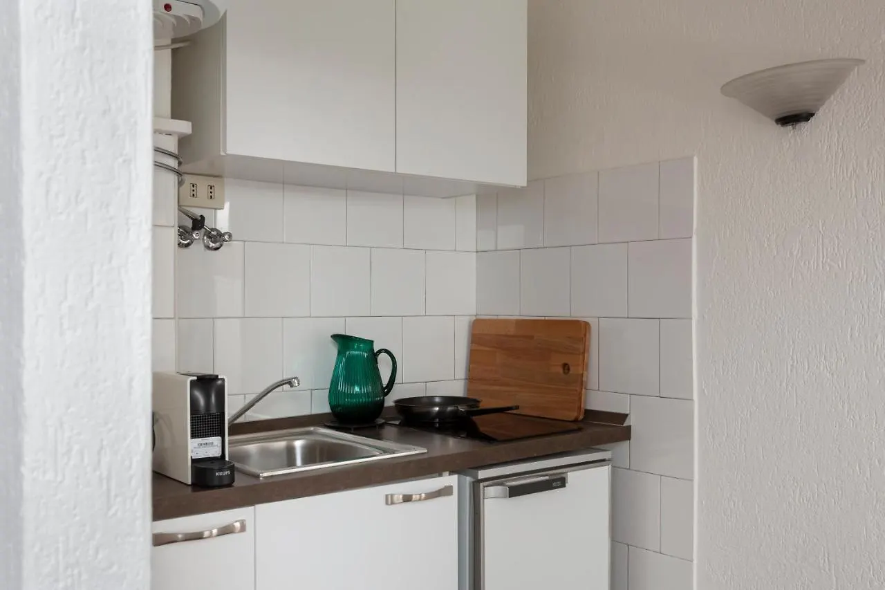 Apartment 1 Bedroom & 1 Living Room Apt - Duomo 5 Mailand