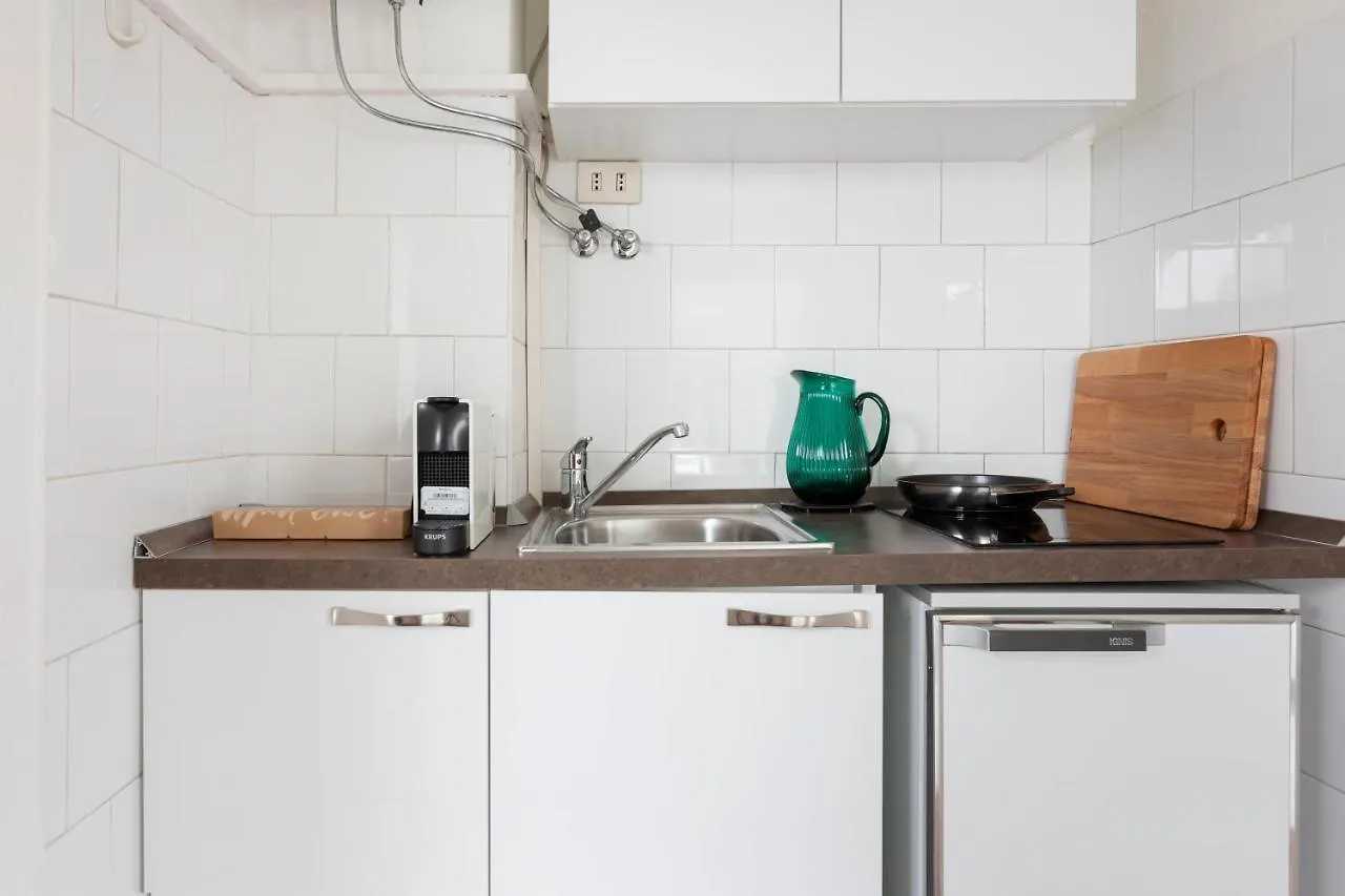 1 Bedroom & 1 Living Room Apt - Duomo 5 Mailand Italien